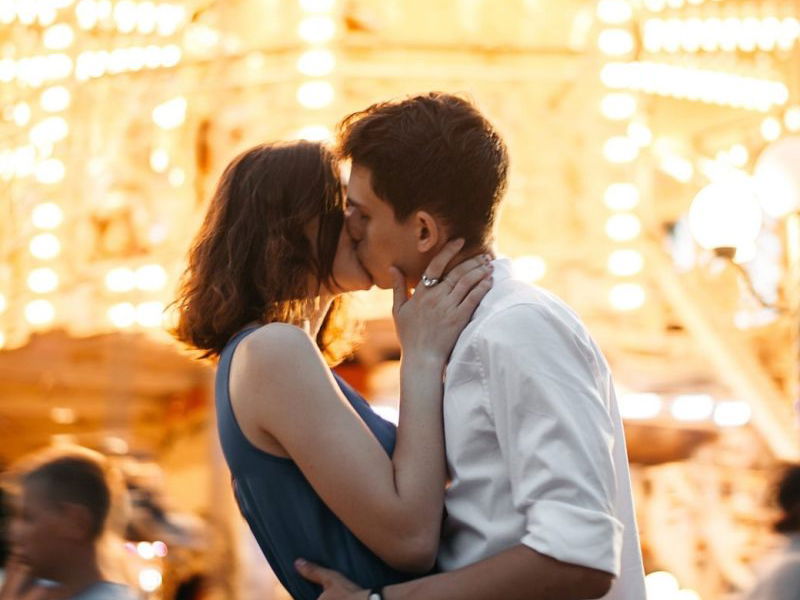 What Is He Thinking: 7 Possibilities When You’re Kissing